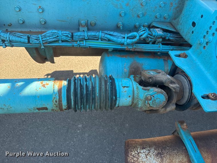 image for item ET4122 2013 Volvo VNL semi truck