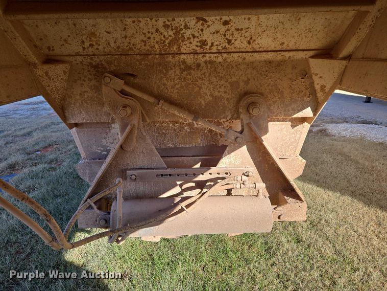 image for item ET5438 2008 Construction Trailer Specialist, INC. BDT40 bottom dump trailer