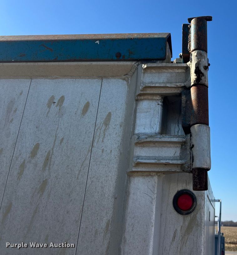 image for item ET6792 J&J dump bed