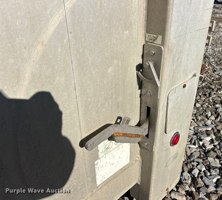 image for item ET6792 J&J dump bed