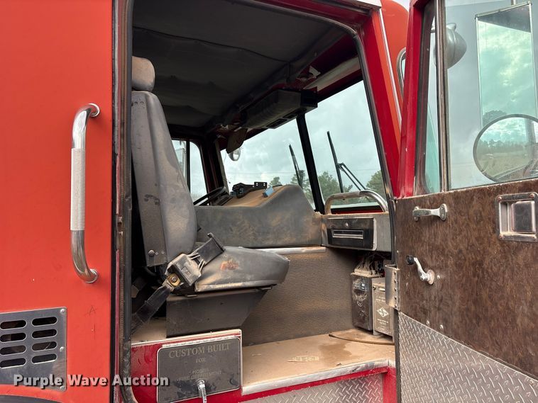 image for item ET7461 1991 Spartan Gladiator pumper fire truck