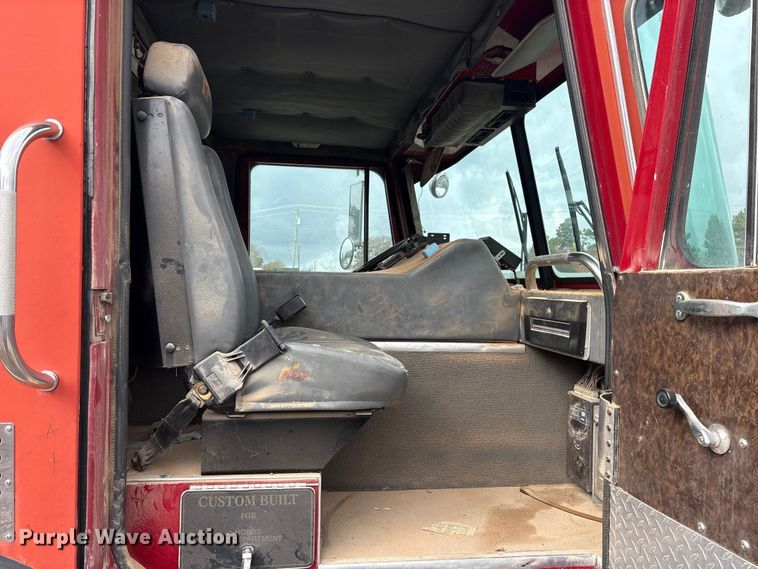 image for item ET7461 1991 Spartan Gladiator pumper fire truck