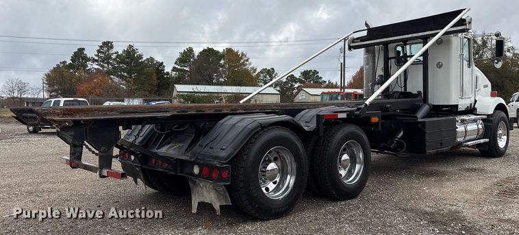 image for item ET7462 2001 Kenworth T800 roll-off container truck