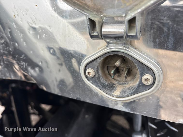 image for item ET7462 2001 Kenworth T800 roll-off container truck