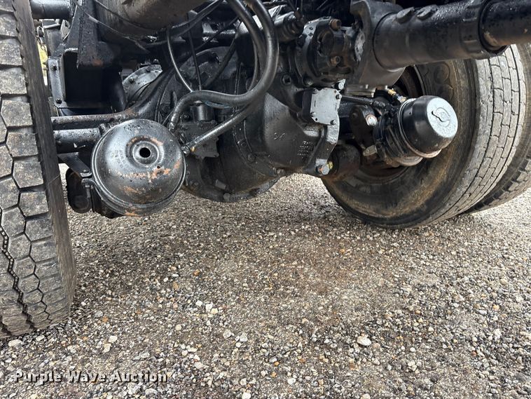 image for item ET7462 2001 Kenworth T800 roll-off container truck