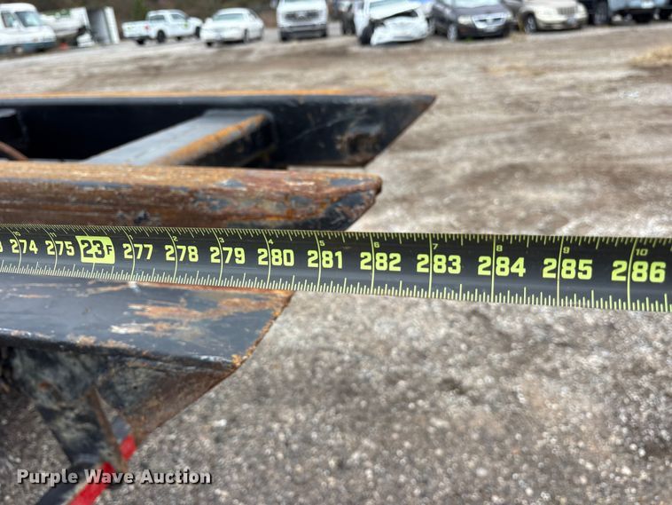 image for item ET7462 2001 Kenworth T800 roll-off container truck