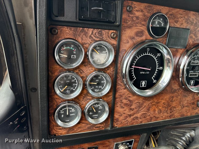 image for item ET7462 2001 Kenworth T800 roll-off container truck