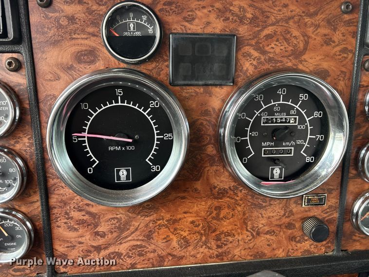 image for item ET7462 2001 Kenworth T800 roll-off container truck