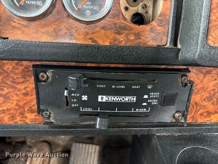 image for item ET7462 2001 Kenworth T800 roll-off container truck