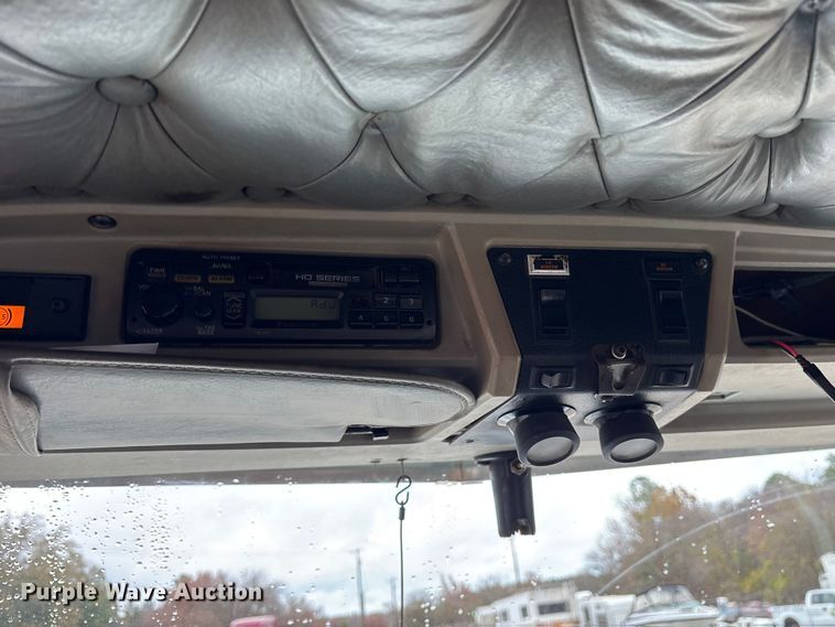 image for item ET7462 2001 Kenworth T800 roll-off container truck