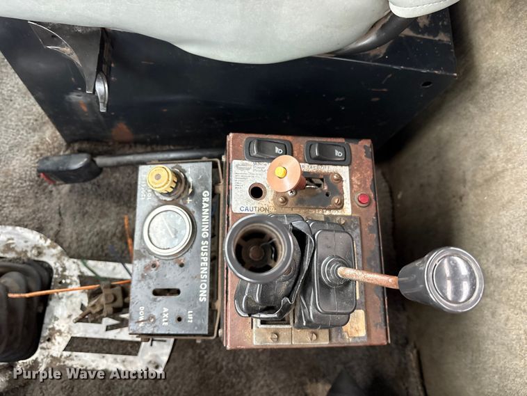 image for item ET7462 2001 Kenworth T800 roll-off container truck