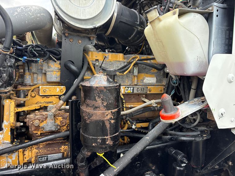 image for item ET7462 2001 Kenworth T800 roll-off container truck