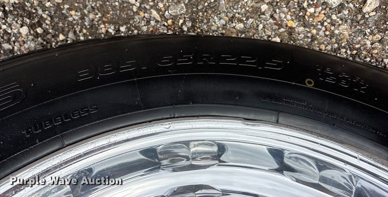 image for item ET7462 2001 Kenworth T800 roll-off container truck