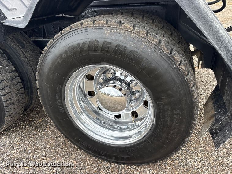 image for item ET7462 2001 Kenworth T800 roll-off container truck