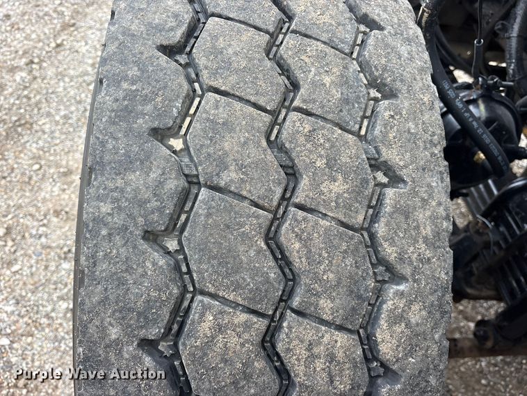 image for item ET7462 2001 Kenworth T800 roll-off container truck