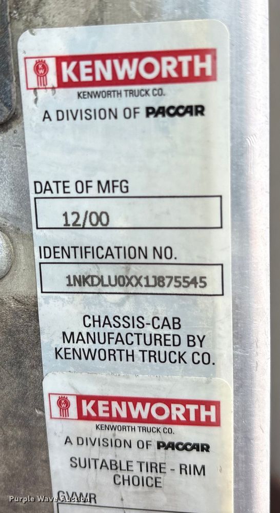 image for item ET7462 2001 Kenworth T800 roll-off container truck