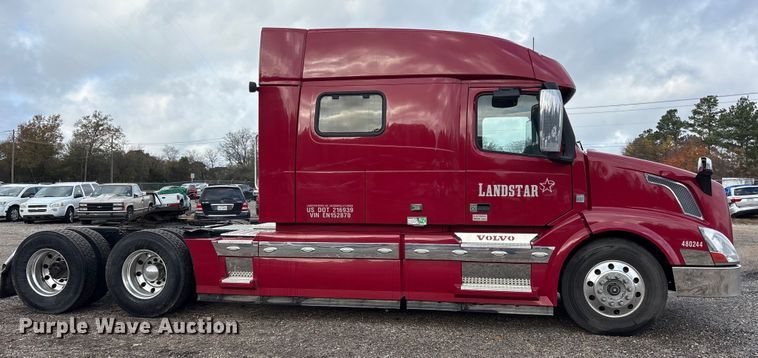 image for item ET7463 2014 Volvo VNL semi truck