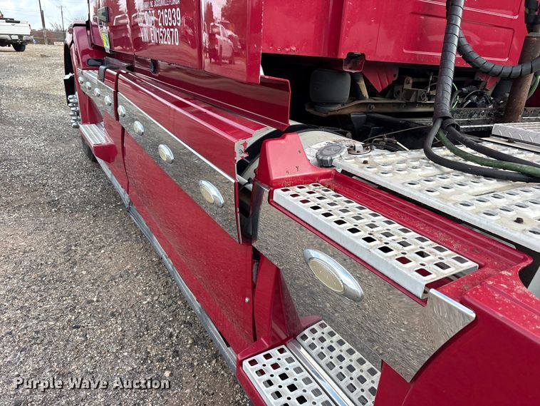 image for item ET7463 2014 Volvo VNL semi truck