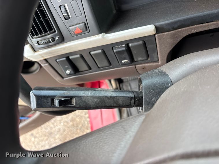 image for item ET7463 2014 Volvo VNL semi truck