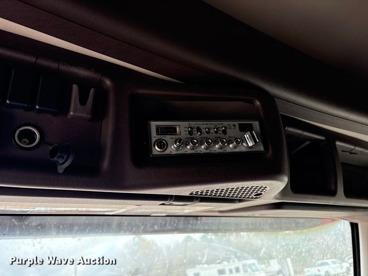 image for item ET7463 2014 Volvo VNL semi truck