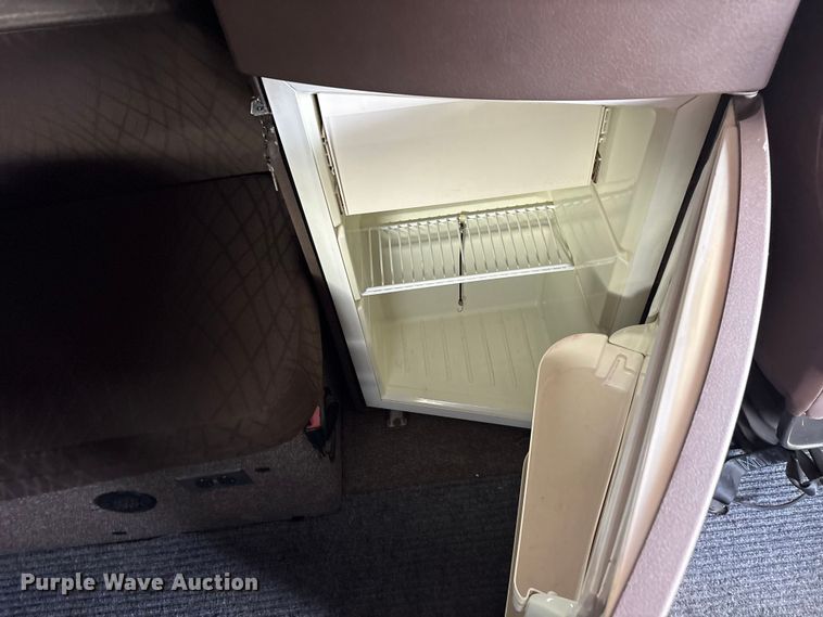 image for item ET7463 2014 Volvo VNL semi truck