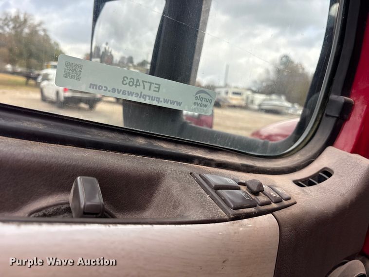 image for item ET7463 2014 Volvo VNL semi truck