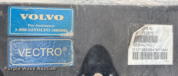 image for item ET7463 2014 Volvo VNL semi truck