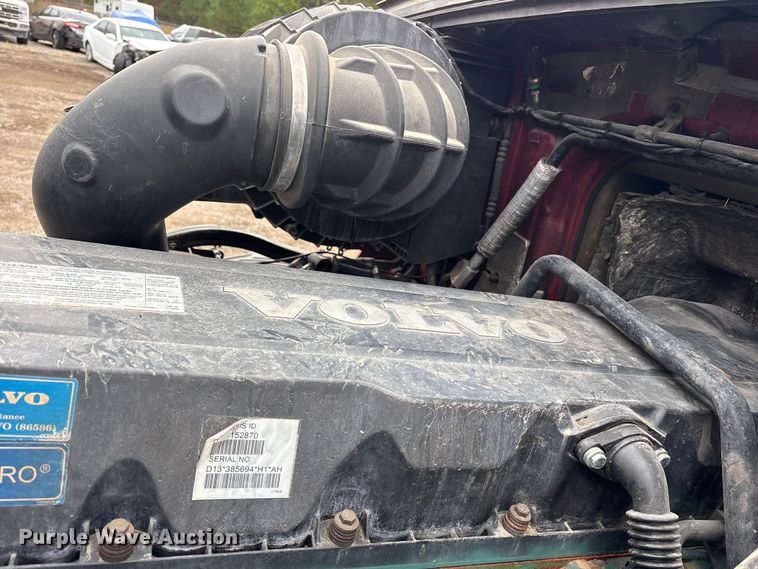 image for item ET7463 2014 Volvo VNL semi truck