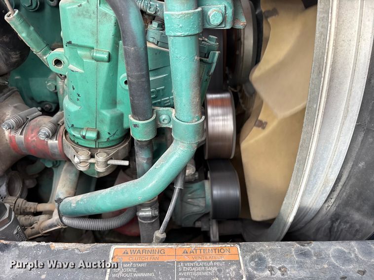 image for item ET7463 2014 Volvo VNL semi truck