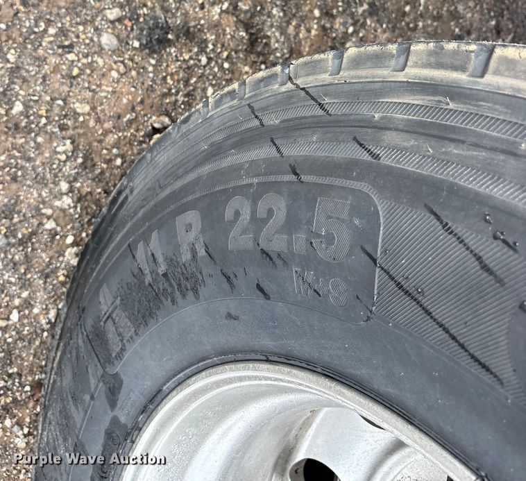 image for item ET7463 2014 Volvo VNL semi truck