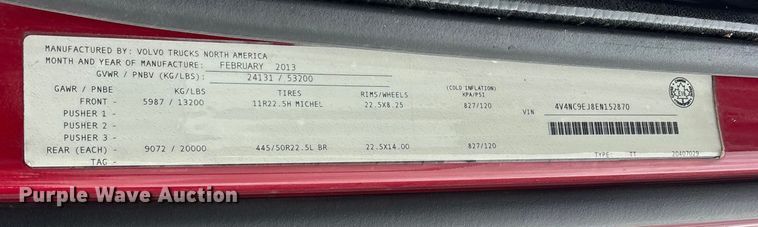 image for item ET7463 2014 Volvo VNL semi truck