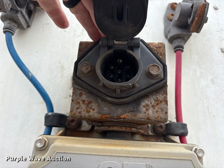 image for item ET7464 2017 Vanguard dry van trailer