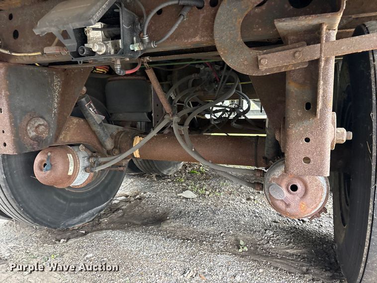 image for item ET7464 2017 Vanguard dry van trailer