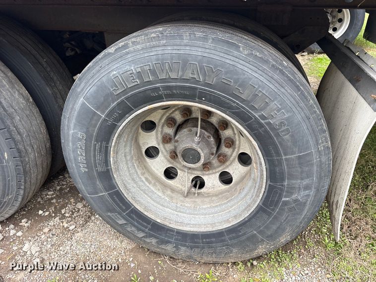 image for item ET7464 2017 Vanguard dry van trailer