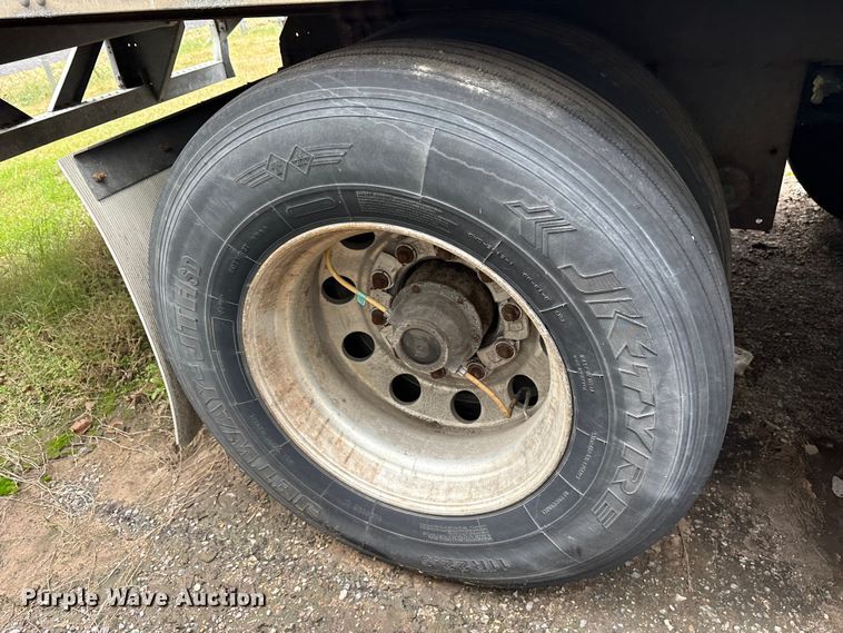 image for item ET7464 2017 Vanguard dry van trailer