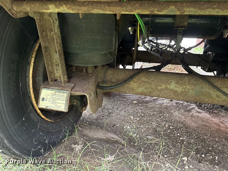 image for item ET7465 2016 Vanguard dry van trailer