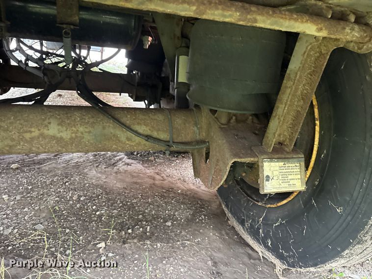 image for item ET7465 2016 Vanguard dry van trailer