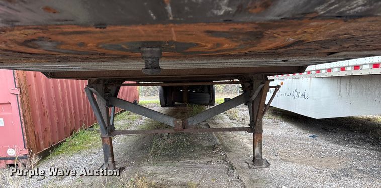 image for item ET7465 2016 Vanguard dry van trailer