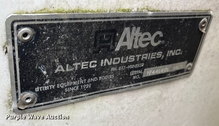 image for item ET7466 2012 International TA005 bucket truck