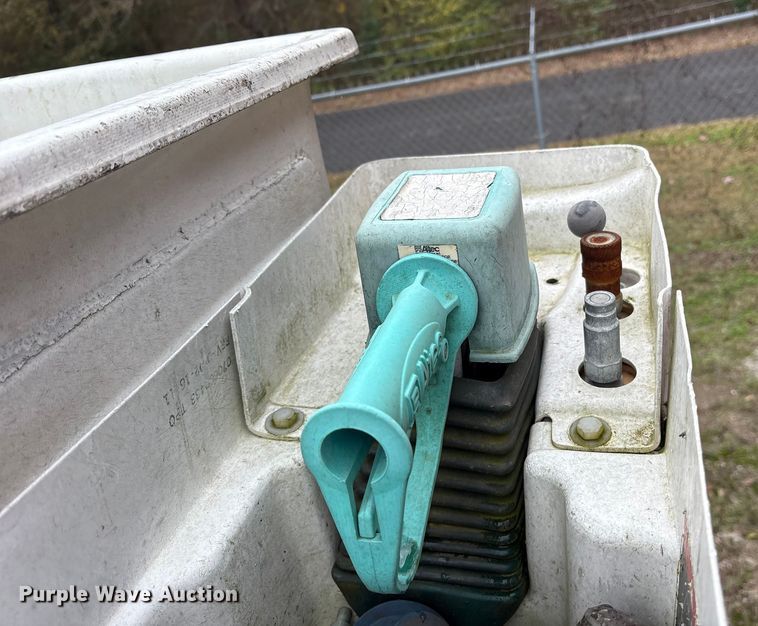 image for item ET7466 2012 International TA005 bucket truck