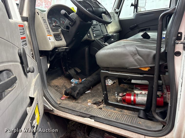 image for item ET7466 2012 International TA005 bucket truck