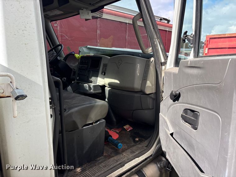 image for item ET7466 2012 International TA005 bucket truck