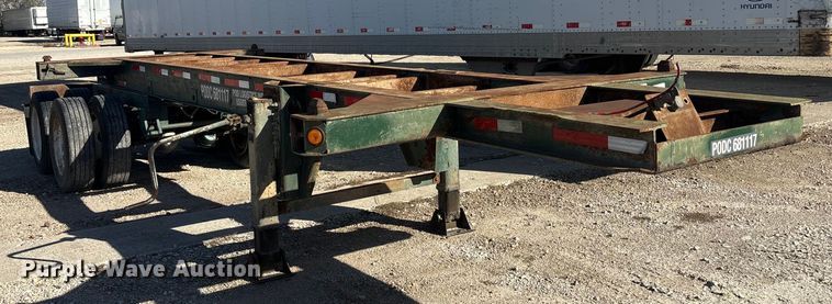 image for item EU0144 2002 Chassis King container trailer