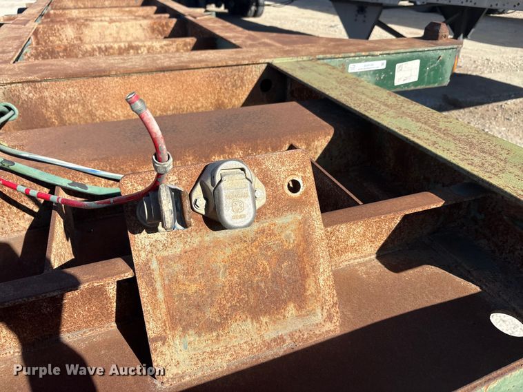 image for item EU0144 2002 Chassis King container trailer