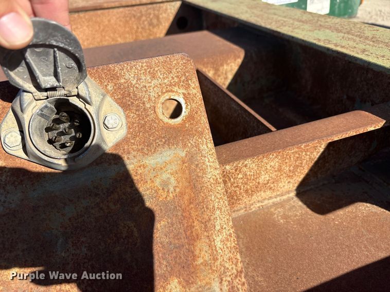 image for item EU0144 2002 Chassis King container trailer