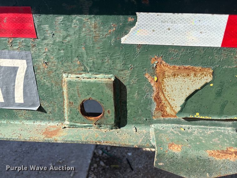 image for item EU0144 2002 Chassis King container trailer