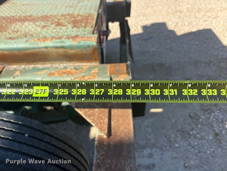 image for item EU0144 2002 Chassis King container trailer