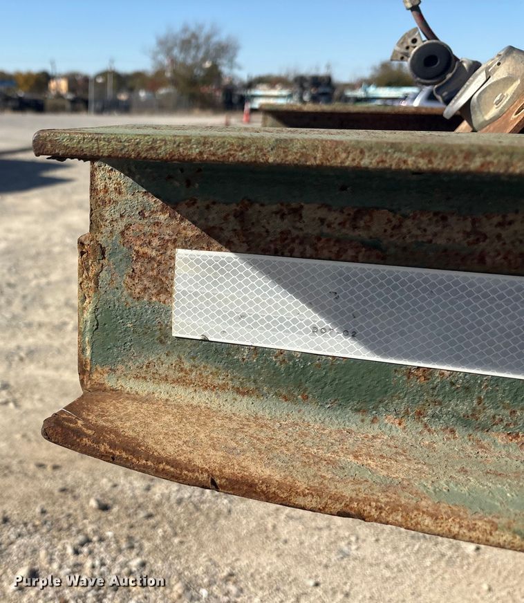 image for item EU0144 2002 Chassis King container trailer