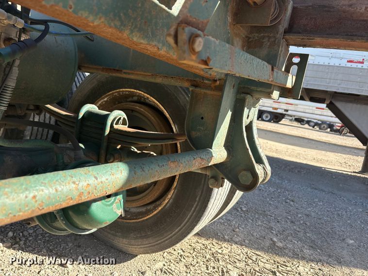 image for item EU0144 2002 Chassis King container trailer