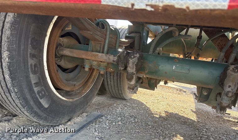 image for item EU0144 2002 Chassis King container trailer